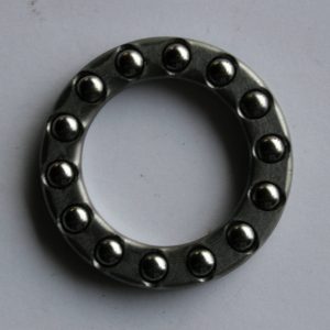 Outer thrust balls and retainer